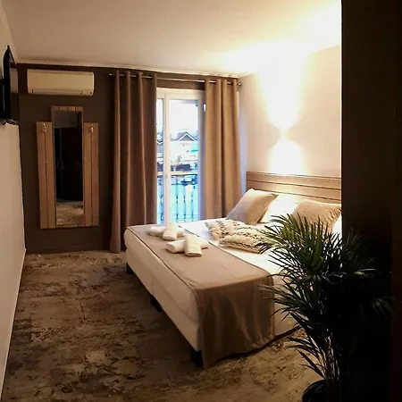 Отель Restaurant L'escale